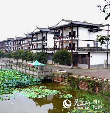 第二站：眉山眉山全力推進(jìn)"棚改貨幣化安置"，對全市房地產(chǎn)行業(yè)以及群眾購買社會服務(wù)等起到了良好帶動作用。