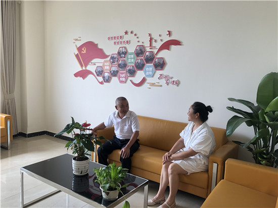 “夏幺爺說事工作室”為群眾提供糾紛調(diào)解、為民解困等服務。榮縣高山鎮(zhèn)供圖