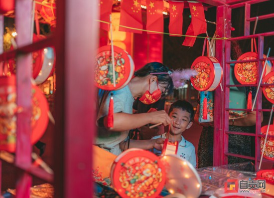 7天300萬(wàn)人暢游自貢！