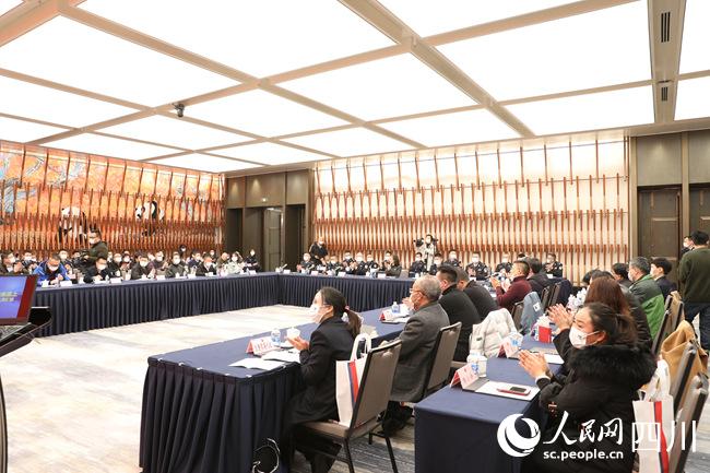 圖為懇談會現(xiàn)場。人民網(wǎng) 王波攝