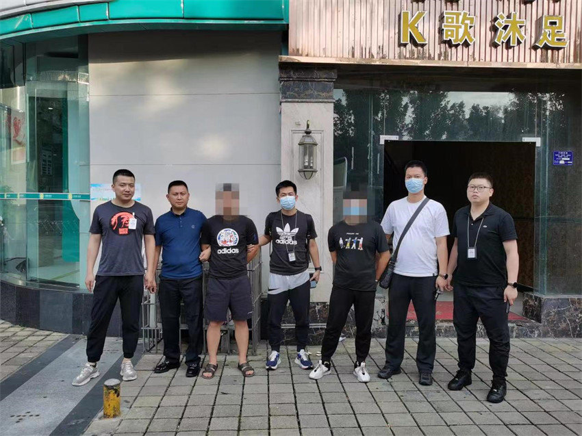 盜竊基站的犯罪團(tuán)伙被警方抓獲。資陽(yáng)市公安局供圖