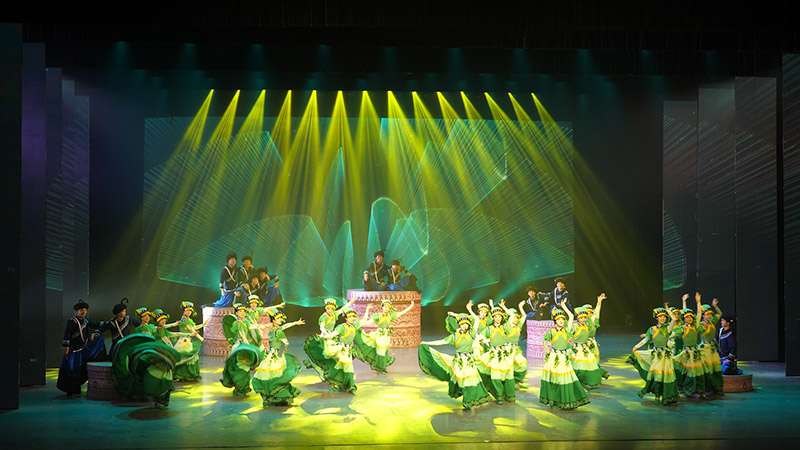 《金沙瑤池·陽光花城》演出現(xiàn)場(chǎng)。余毅供圖