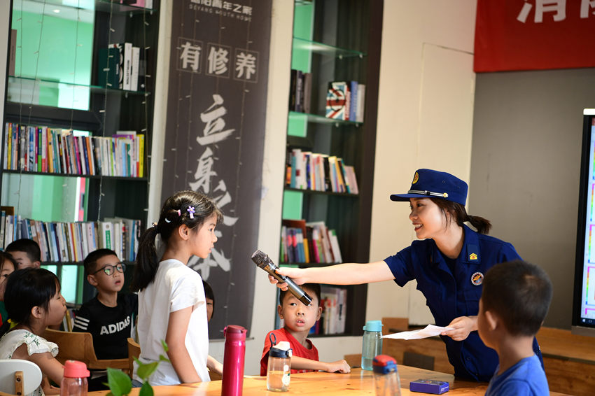 德陽消防走進德陽市青少年宮開展消防安全宣講活動。德陽消防供圖