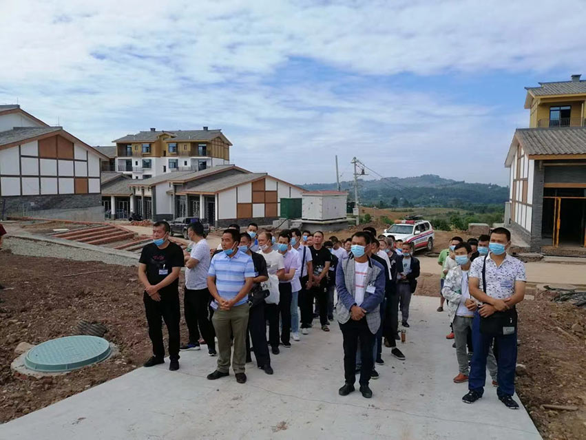 促進(jìn)農(nóng)民建房規(guī)范化。榮縣縣委宣傳部供圖