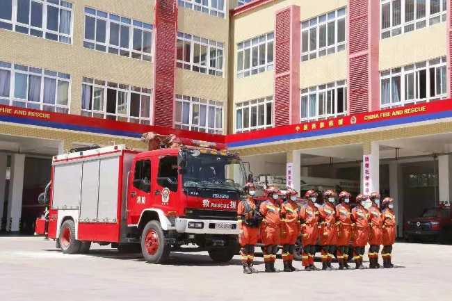 地震救援力量集結(jié)。四川省應(yīng)急管理廳供圖