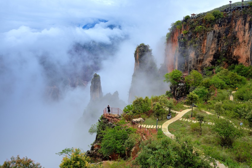 會(huì)東旅游資源豐富，有著不同于其他地方的特色，圖為4A級(jí)景區(qū)老君峰