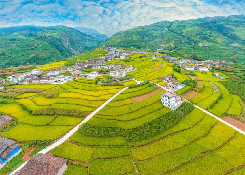 寧南縣鄉(xiāng)村一景。樂(lè)梅攝