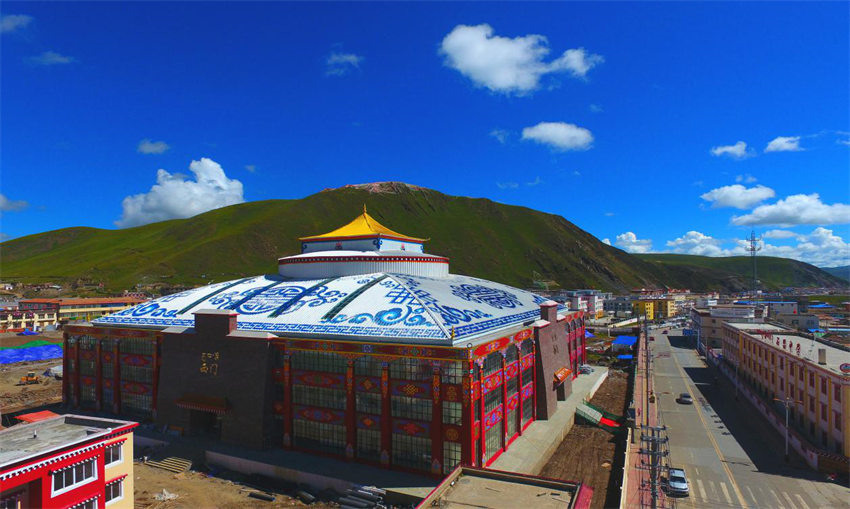 金牛區(qū)援建石渠縣文化體育館。成都市民宗局供圖