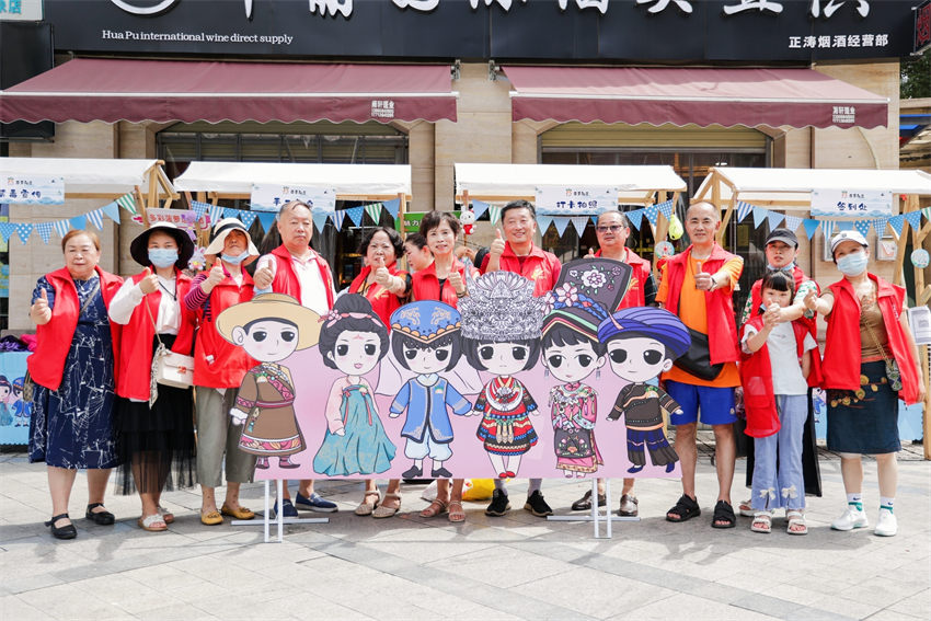 成都市郫都區(qū)菠蘿社區(qū)民俗文化活動(dòng)。成都市民宗局供圖