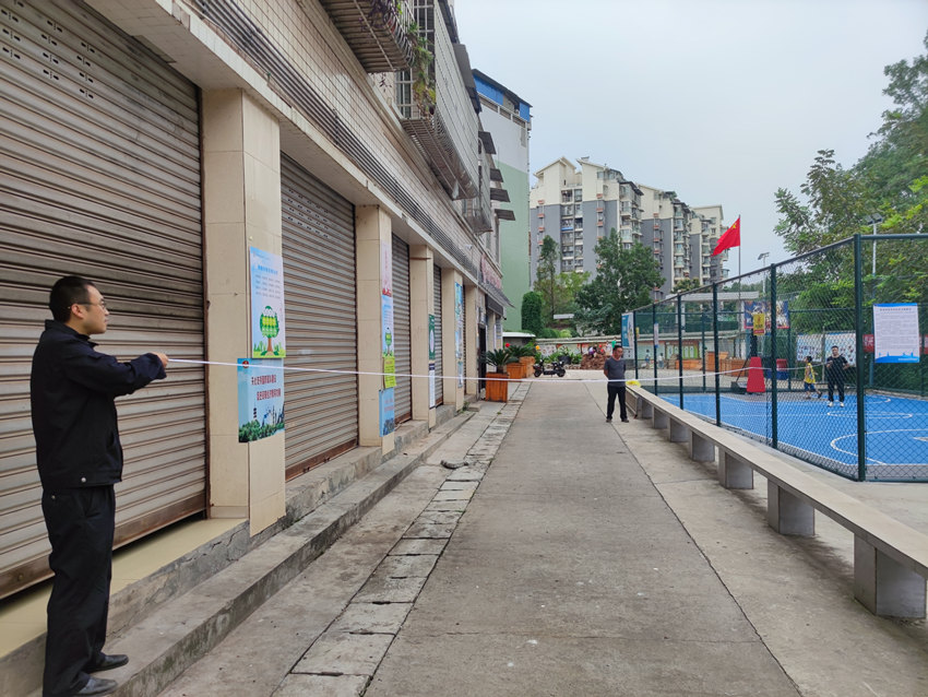 民警現(xiàn)場(chǎng)勘查。資陽(yáng)公安供圖