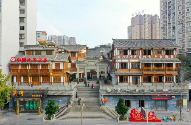 航拍東興區(qū)中醫(yī)藥特色產(chǎn)業(yè)街區(qū)。東興區(qū)融媒體中心供圖