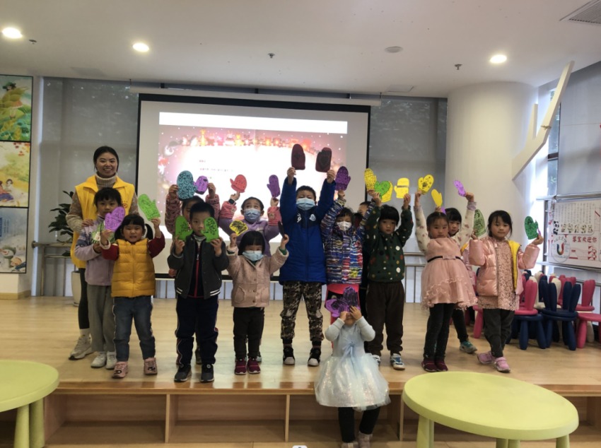 金圖圖悅讀會活動現(xiàn)場。金牛區(qū)圖書館供圖