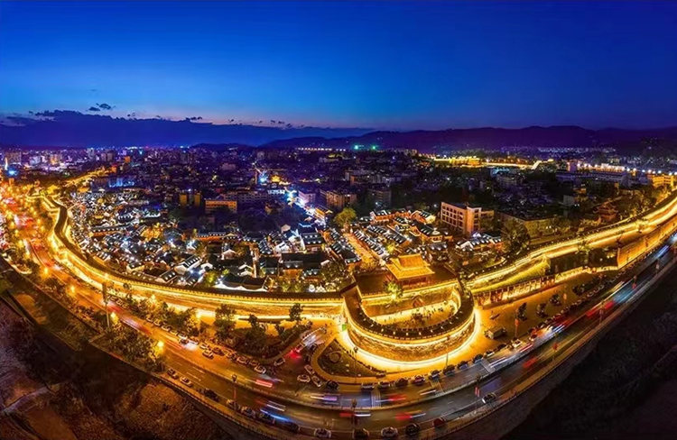 西昌夜景。西昌市委宣傳部供圖