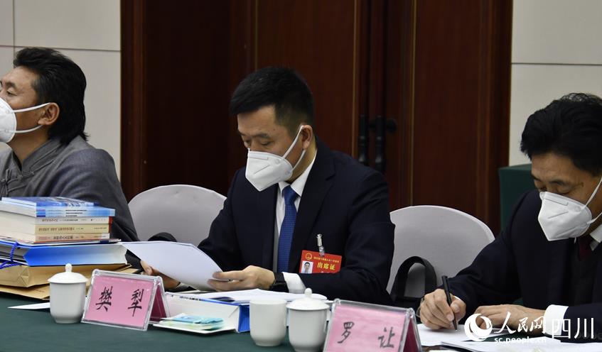 省人大代表樊犁：建議加強要素保障和政策支持 加快推進電網(wǎng)建設(shè)