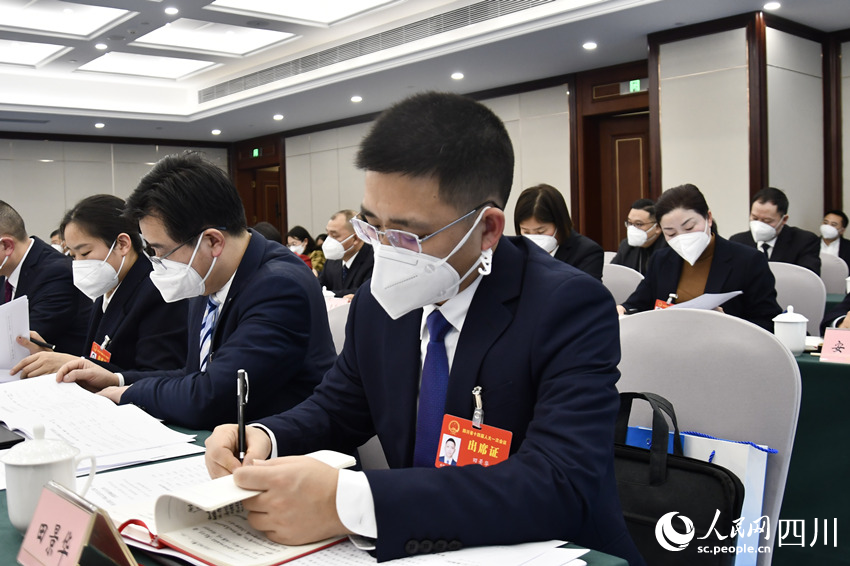 四川省人大代表田景華。人民網(wǎng) 王洪江攝