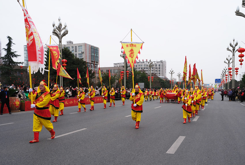 四川綿竹年畫節(jié)民俗巡游鬧新春。綿竹市委宣傳部供圖