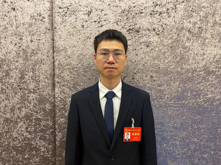 成都市人大代表陳華強(qiáng)。人民網(wǎng) 王波攝