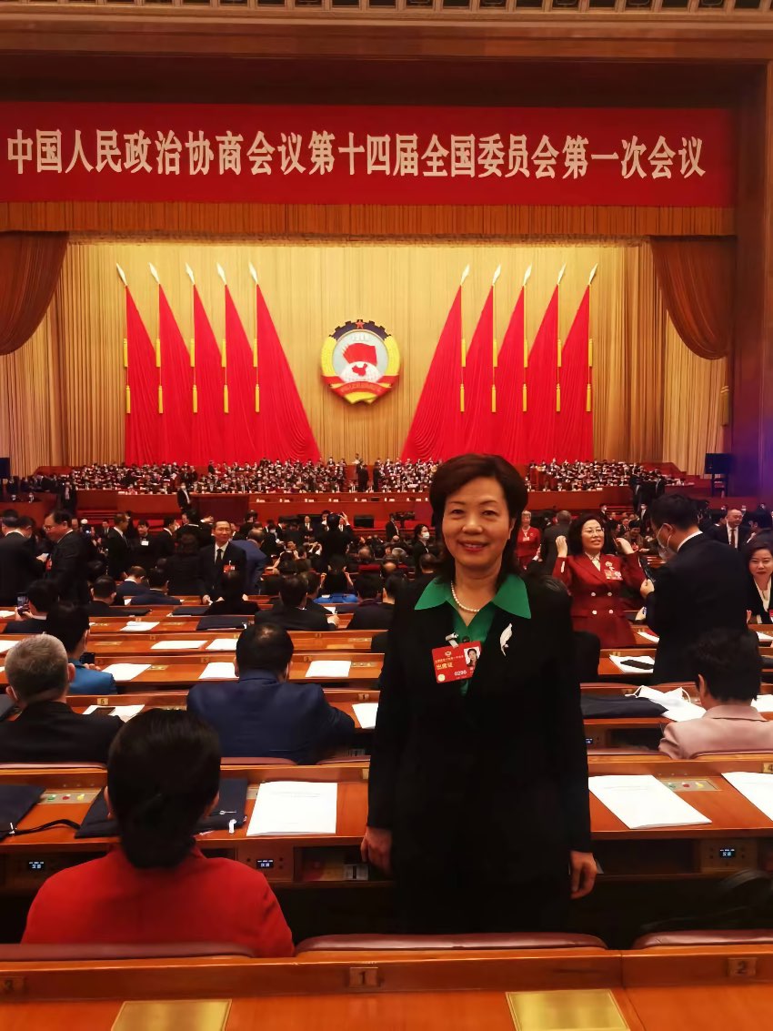 全國(guó)政協(xié)委員、 四川省政協(xié)副主席謝商華。受訪者供圖