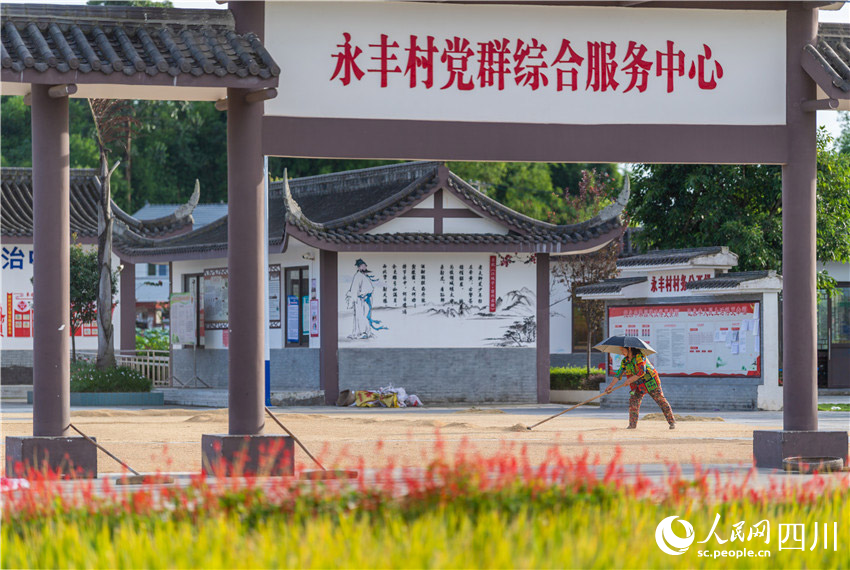 黨建引領實干才。楊槐攝