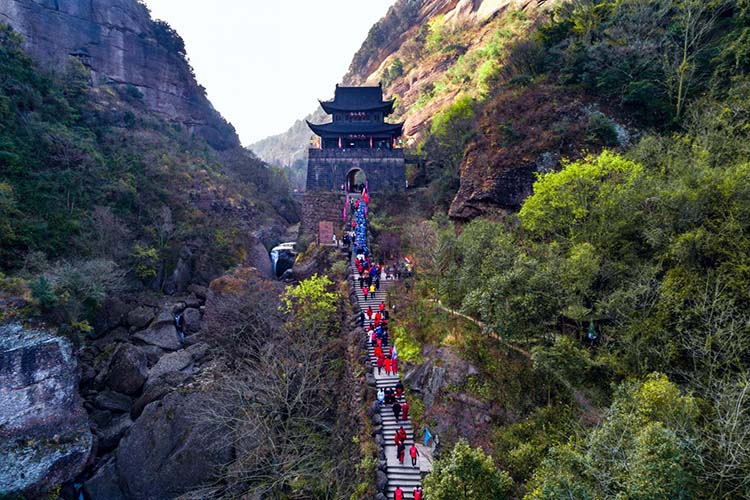 新建成的劍門關(guān)關(guān)樓。劍閣縣委宣傳部供圖