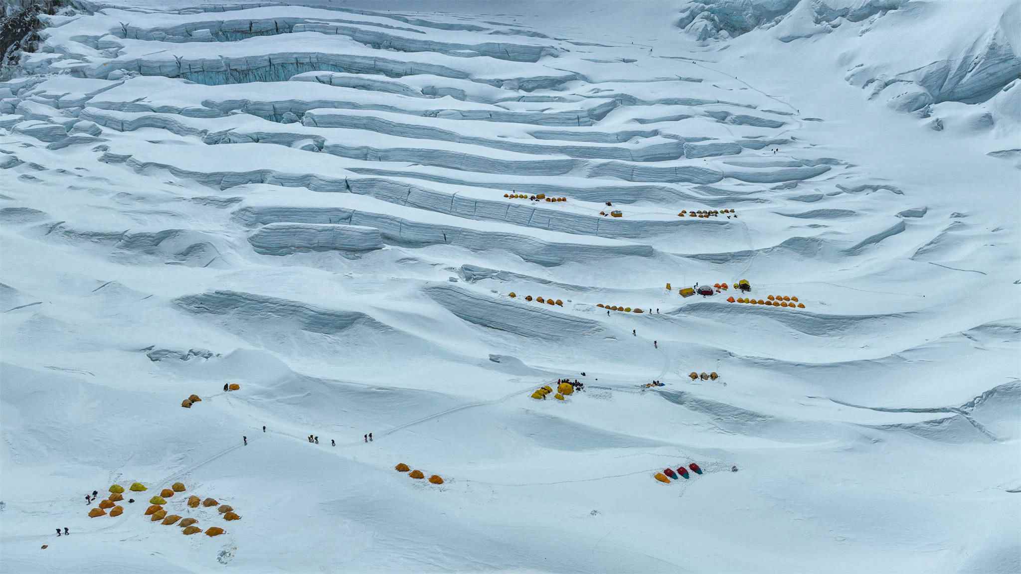 珠峰南坡一號(hào)營(yíng)地。阿壩州文體旅游局供圖