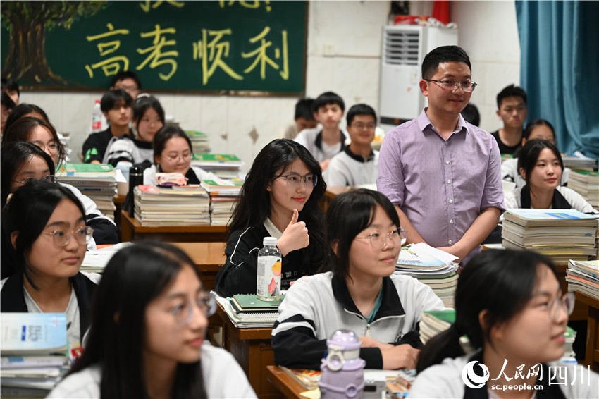 自信最美，微笑最甜。沈懷良攝