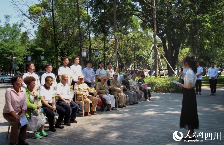 圖為祭奠活動(dòng)現(xiàn)場(chǎng)。何香怡攝