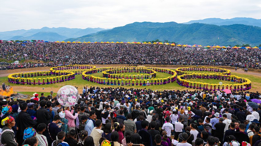 2023年第八屆涼山彝族火把節(jié)暨夏季清涼涼山游系列活動正式拉開帷幕。涼山州委宣傳部供圖