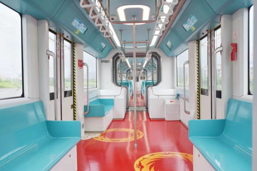 新車型運行速度更快，車內(nèi)空間更大，行駛體驗更平穩(wěn)。蜀道集團供圖