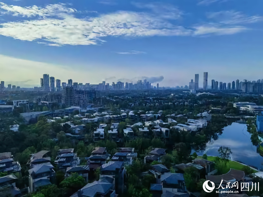 7月28日清晨的成都。劉洋攝