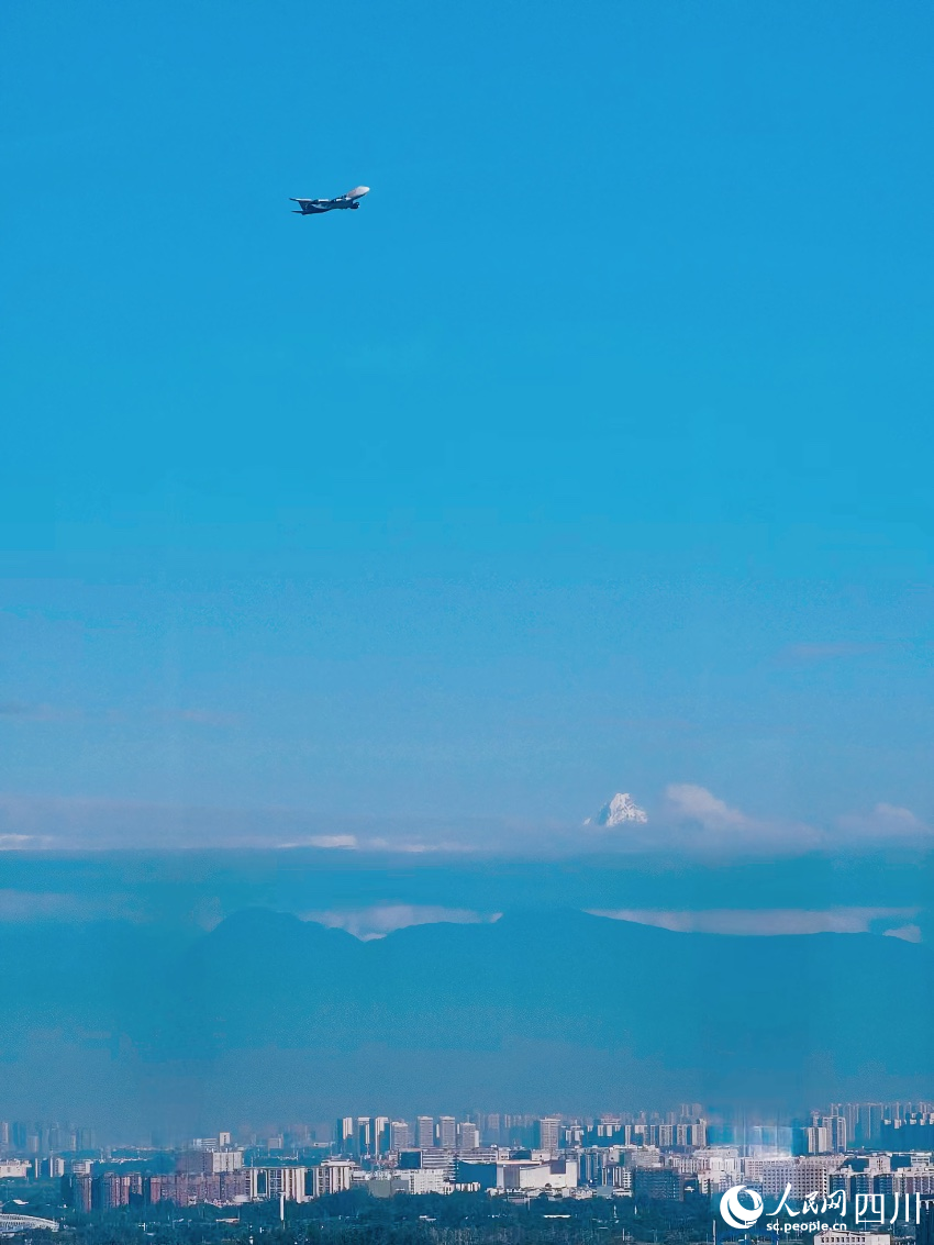 7月28日清晨的成都。謝探攝