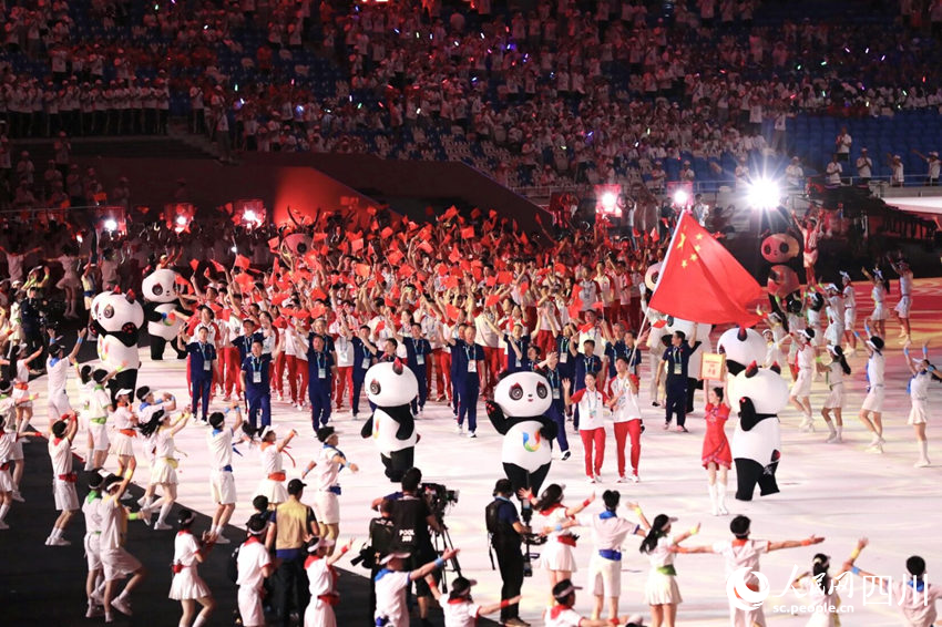 成都第31屆世界大學(xué)生夏季運(yùn)動(dòng)會(huì)開幕式現(xiàn)場(chǎng)。趙祖樂攝