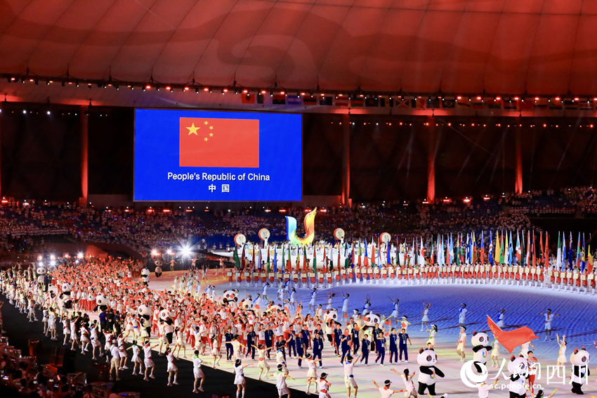 成都第31屆世界大學生夏季運動會開幕式現(xiàn)場。人民網(wǎng)記者 朱虹攝