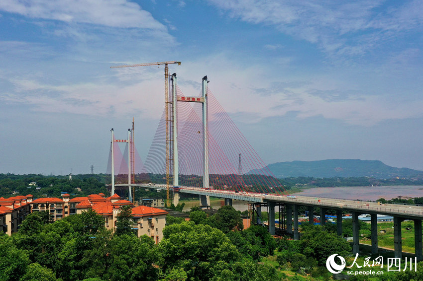瀘州市納溪長(zhǎng)江大橋施工現(xiàn)場(chǎng)。廖勝春攝
