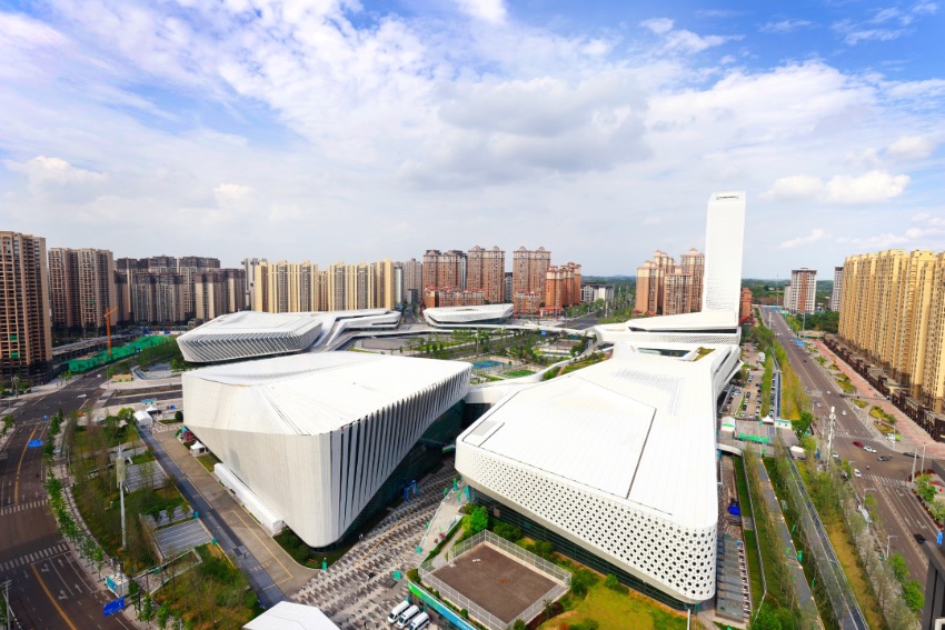 航拍簡陽市文化體育中心（東來印象）。 簡陽融媒供圖