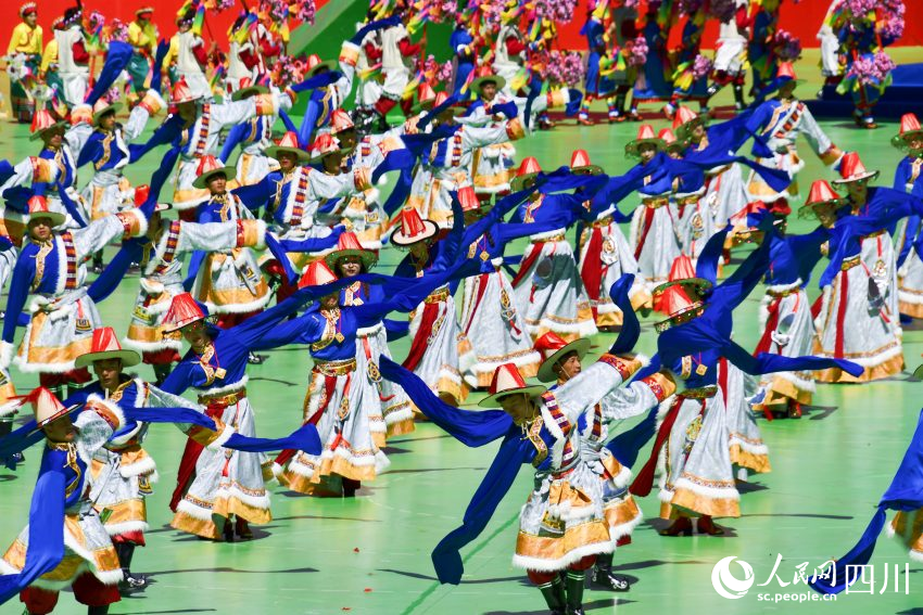 四川省阿壩藏族羌族自治州成立70周年慶祝大會(huì)現(xiàn)場(chǎng)。人民網(wǎng)記者 王洪江攝