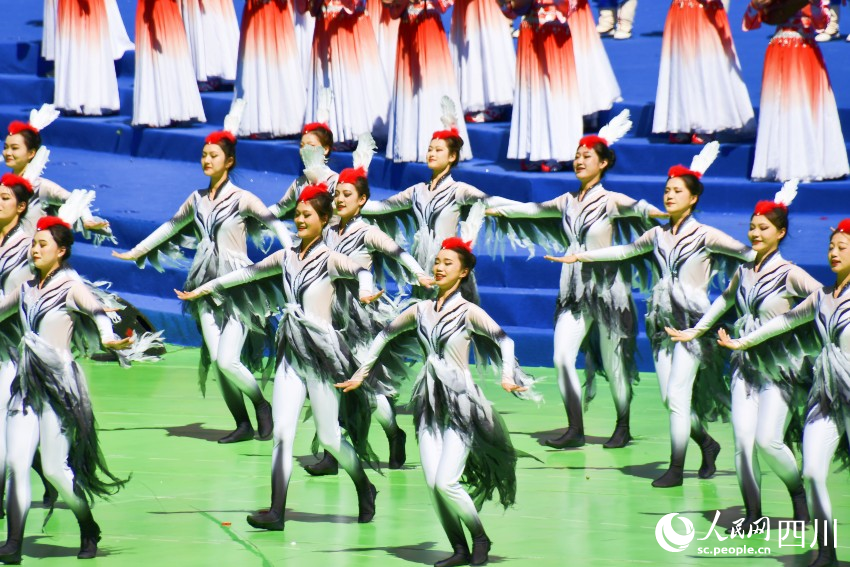 四川省阿壩藏族羌族自治州成立70周年慶祝大會(huì)現(xiàn)場(chǎng)。人民網(wǎng)記者 王洪江攝
