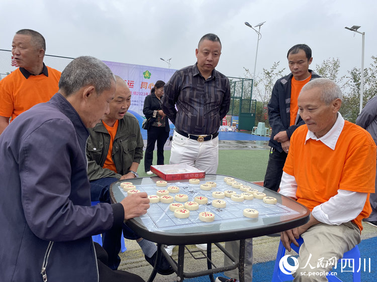 象棋比賽現(xiàn)場。張世浩攝