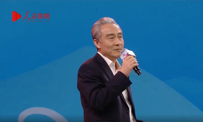 把青春華章寫(xiě)在祖國(guó)大地上｜三色校旗 三種擔(dān)當(dāng)