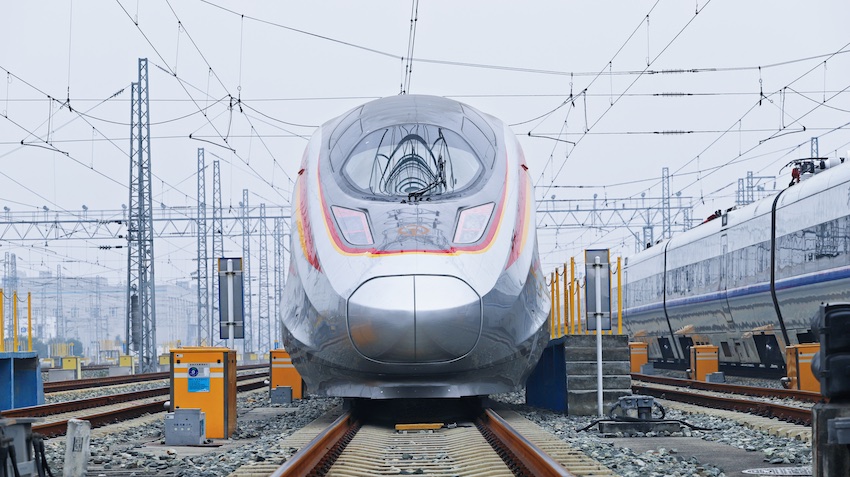 流線型車頭，霸氣十足。成都鐵路供圖