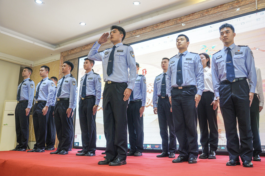 成都新都公安重陽(yáng)節(jié)主題黨日活動(dòng)。新都公安供圖