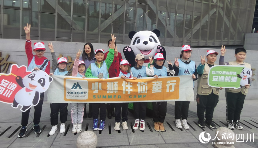 成都博物館，“小東北虎”來了！人民網(wǎng)記者 劉海天攝