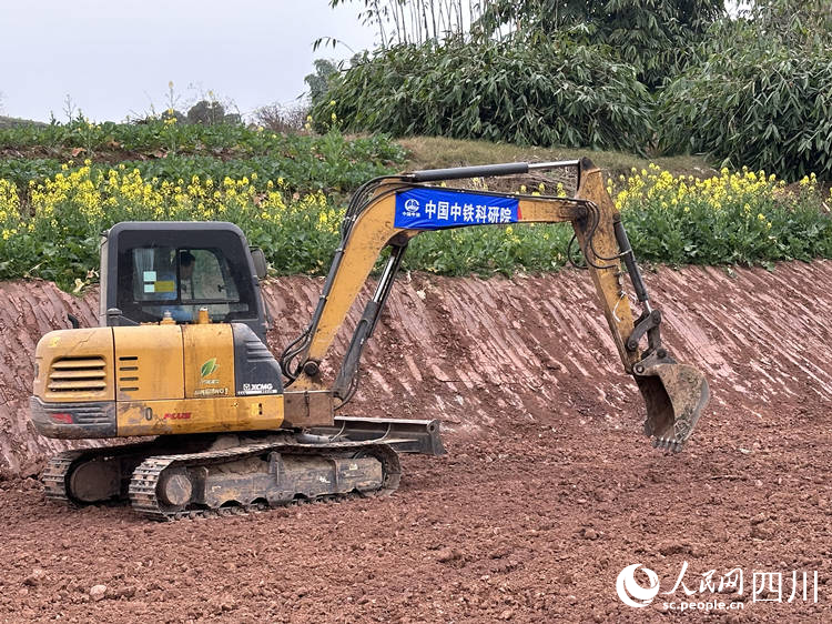 施工現(xiàn)場。人民網(wǎng)記者 王波攝