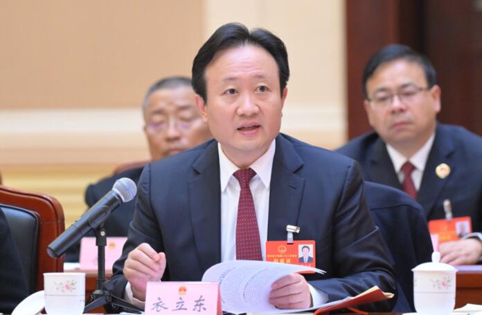 省人大代表衣立東：服務(wù)四川現(xiàn)代化建設(shè) 做好電力先行官我們將結(jié)合實(shí)際抓好貫徹落實(shí)，加快建設(shè)現(xiàn)代一流四川電網(wǎng)和現(xiàn)代一流四川公司，為四川經(jīng)濟(jì)社會(huì)高質(zhì)量發(fā)展提供可靠電力支撐。