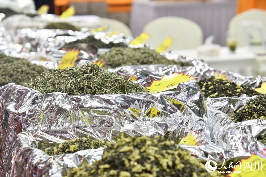 年貨節(jié)上的茶葉。人民網記者 王洪江攝