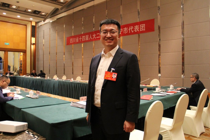 省人大代表、遂寧銀行股份有限公司黨委書記姜履博 受訪者供圖
