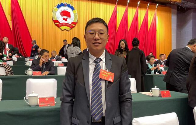 建議優(yōu)化知識(shí)產(chǎn)權(quán)服務(wù) 助推科創(chuàng)型企業(yè)發(fā)展成都市政協(xié)常委鄧凱建議，以知識(shí)產(chǎn)權(quán)服務(wù)科創(chuàng)企業(yè)加速孵化為目標(biāo)，全面提升成都市知識(shí)產(chǎn)權(quán)服務(wù)質(zhì)量和工作能級(jí)。