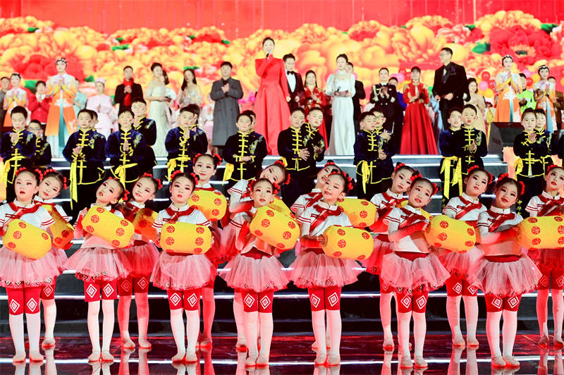 “榮”耀中國(guó)節(jié)2024榮縣春節(jié)聯(lián)歡晚會(huì)活動(dòng)現(xiàn)場(chǎng)。主辦方供圖