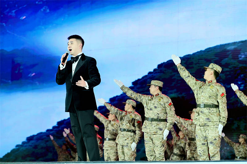 “榮”耀中國節(jié)2024榮縣春節(jié)聯(lián)歡晚會活動現(xiàn)場。主辦方供圖