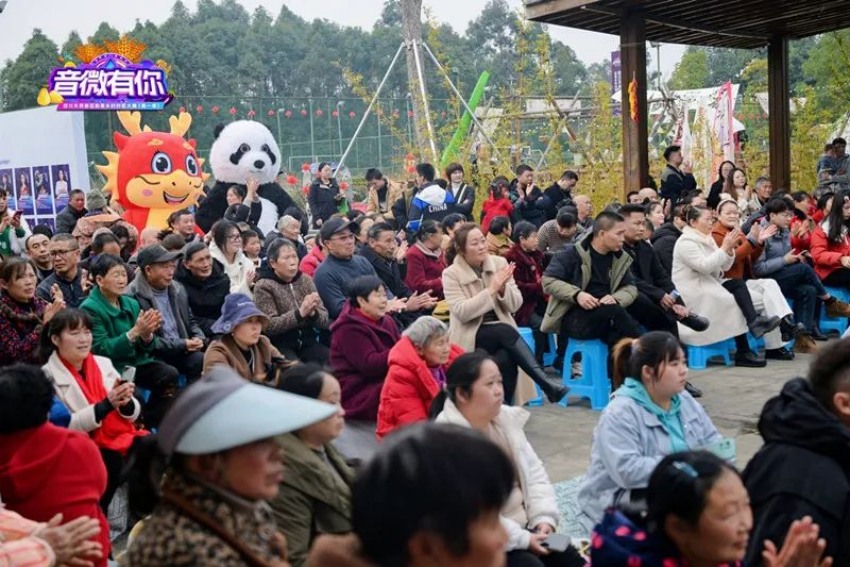 比賽現(xiàn)場(chǎng)群眾。天府新區(qū)煎茶街道供圖